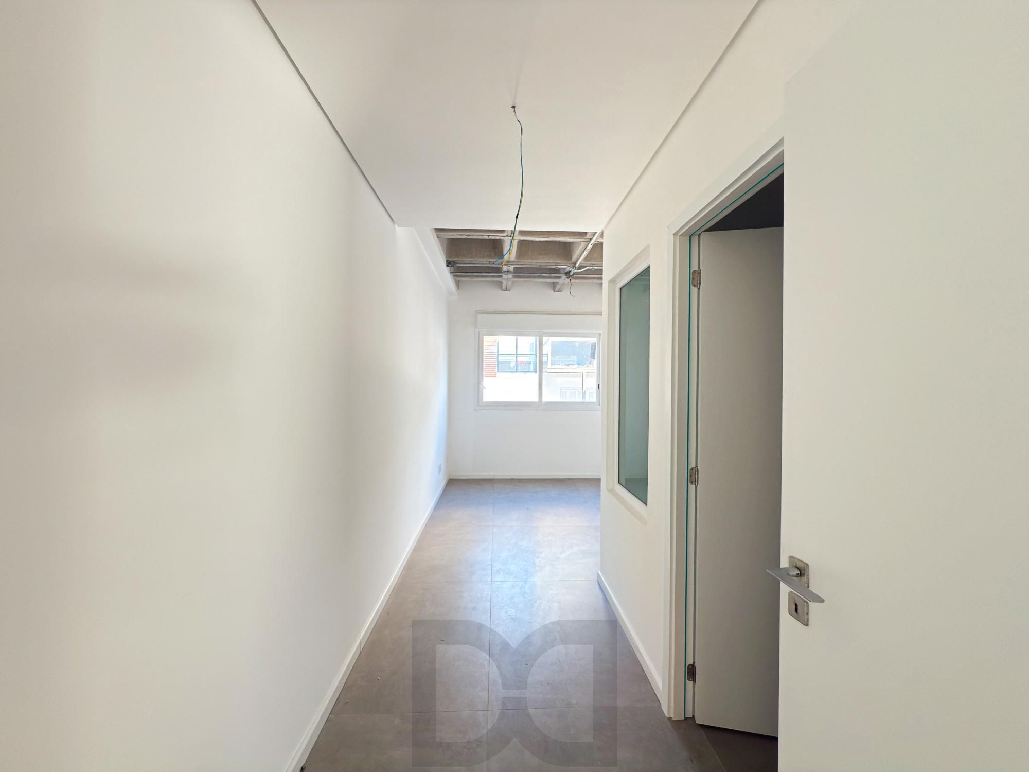 Belíssimo apartamento com 230,6m2, 3 suítes e 4 vagas de garagem. Projeto diferenciado e vista deslumbrante para o pôr do sol do Guaíba. — foto 35