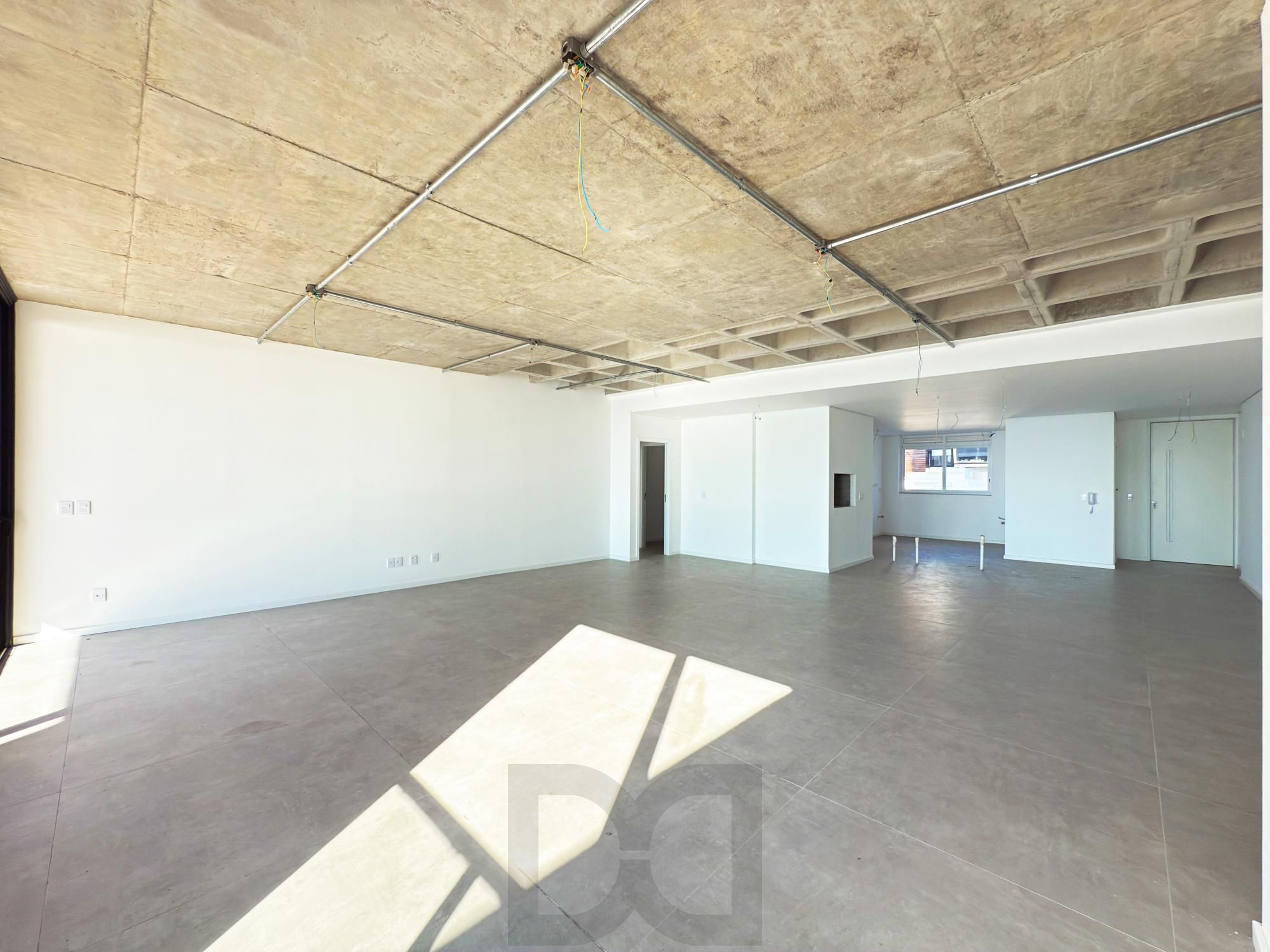 Belíssimo apartamento com 230,6m2, 3 suítes e 4 vagas de garagem. Projeto diferenciado e vista deslumbrante para o pôr do sol do Guaíba. — foto 14