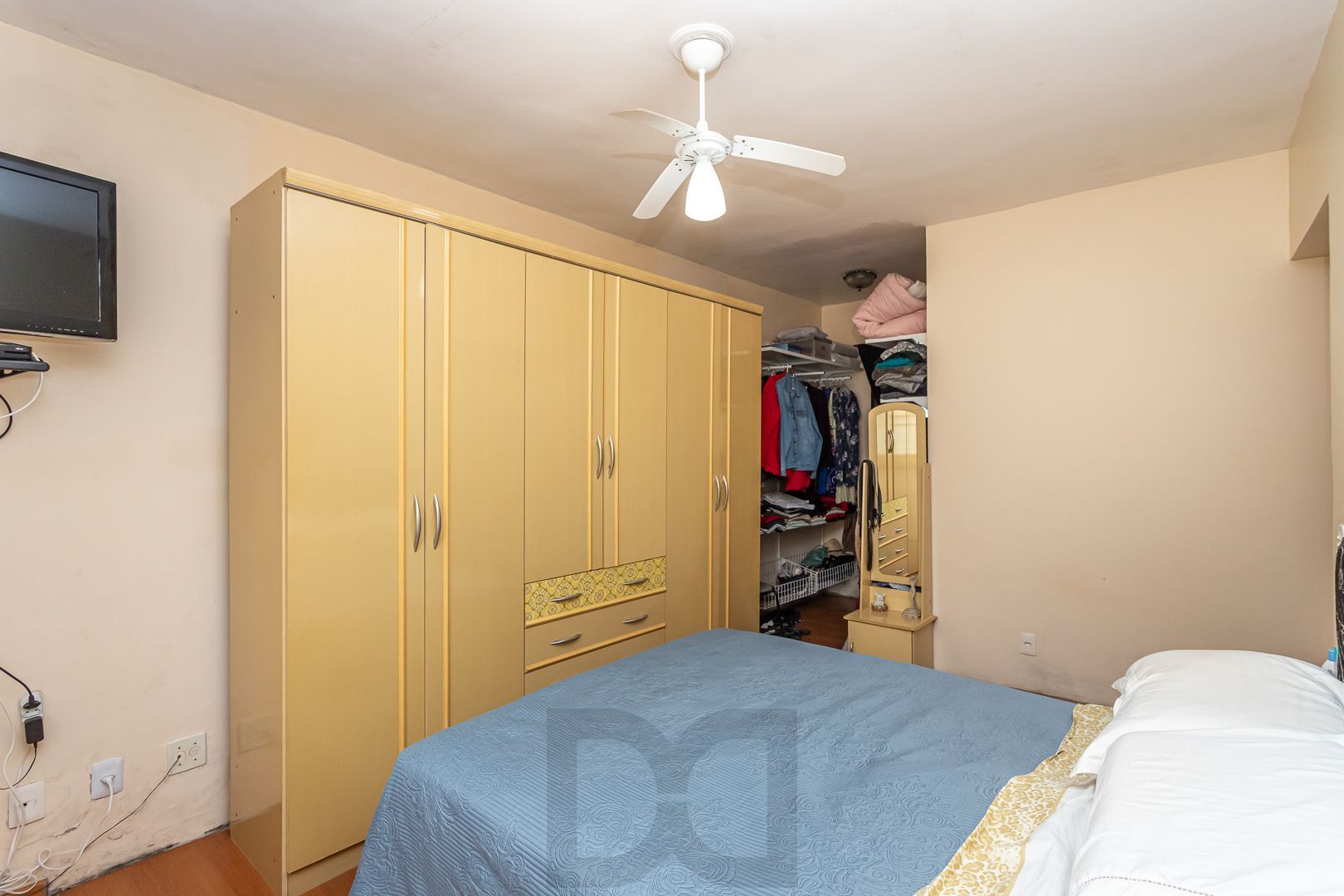 Excelente casa de dois pavimentos no bairro Ipanema, com 238m² de área privativa, 4 dormitórios, 1 suíte e 2 vagas de garagem. — foto 15