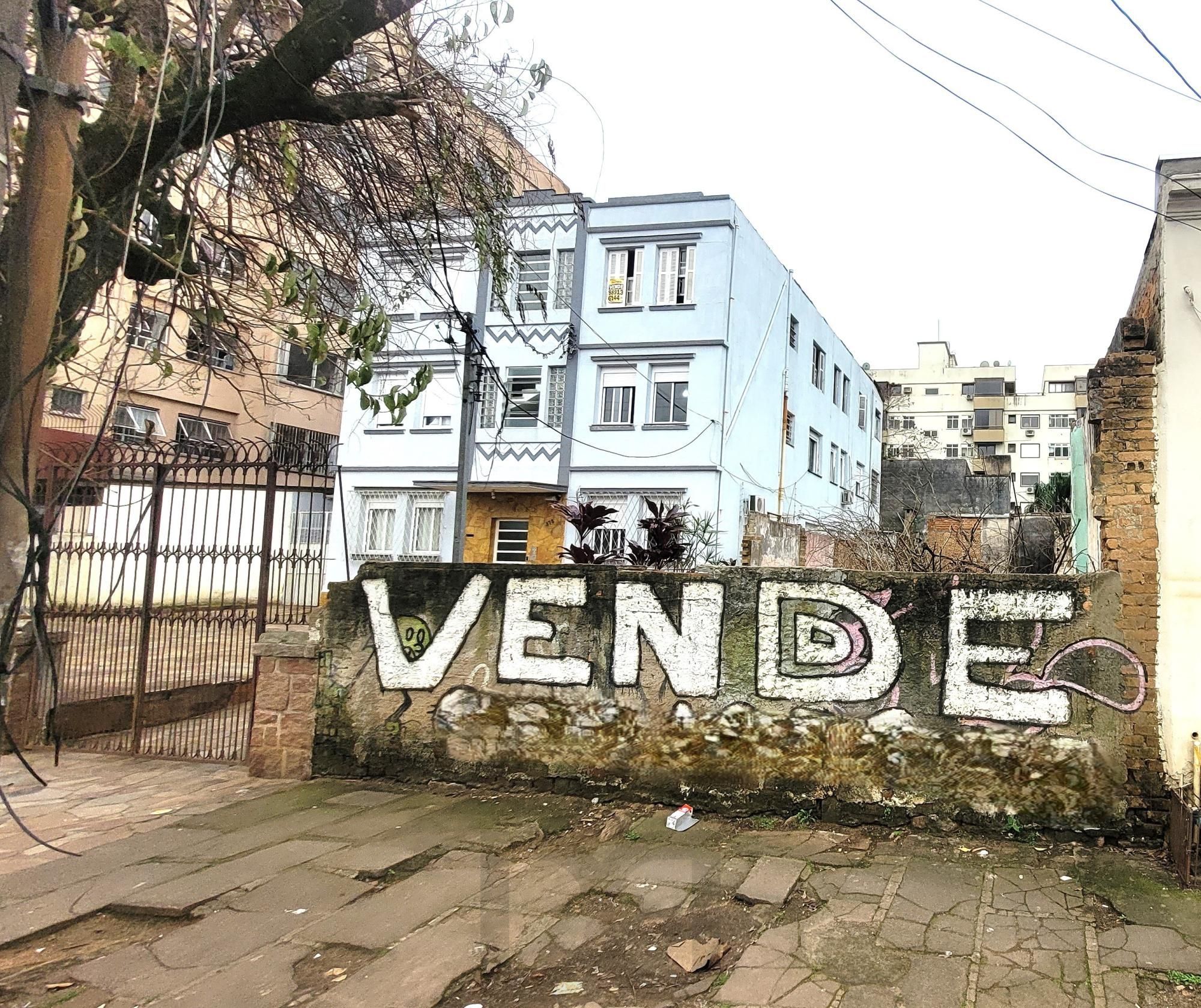 Terreno com 201,82 m2 com 6,60 metros de frente e 30,58 metros de frente a fundos. — foto 5