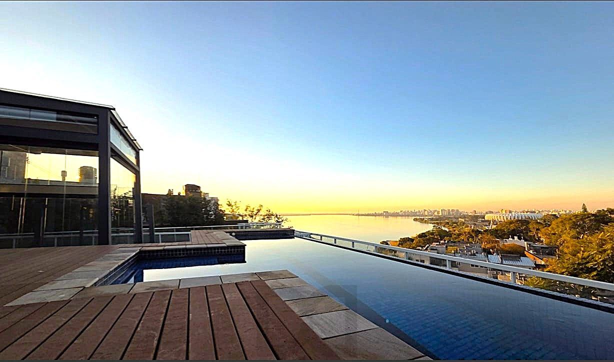 Cobertura de Alto Padrão com 357m2, 3 suítes e 3 vagas de garagem. Vista Permanente para o Guaíba | Porteira Fechada | Bairro Cristal. — foto 38