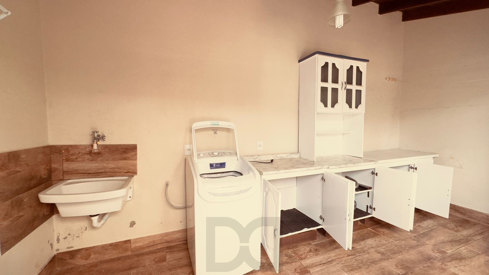 Excelente Residência com 3 dormitórios sendo 2 deles suítes de casal. — foto 13