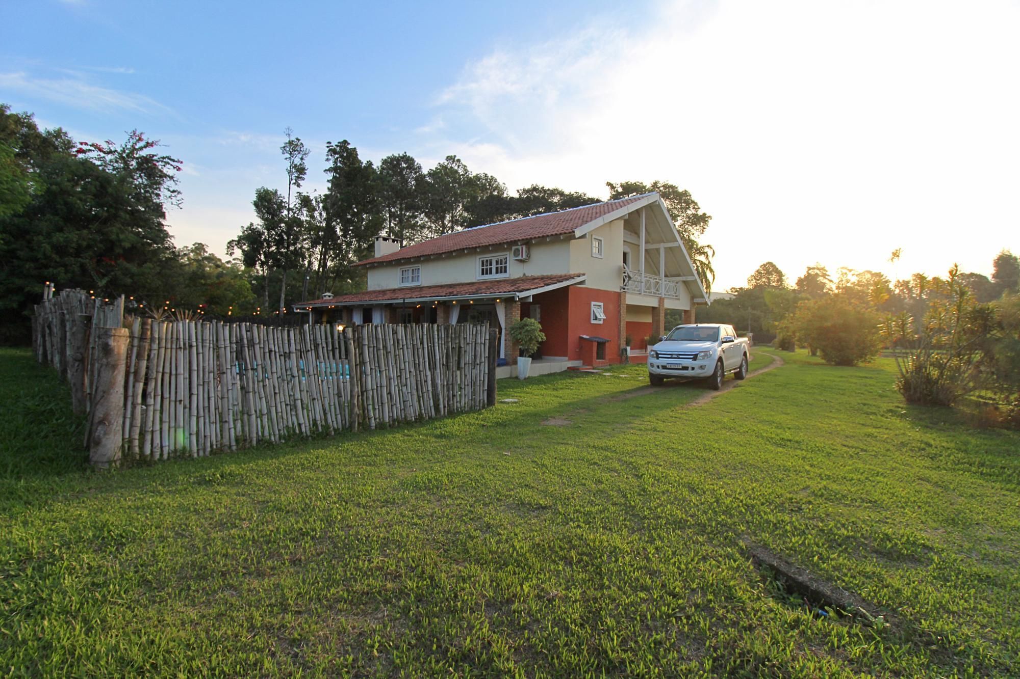 Linda chacará no bairro São Caetano. — foto 44