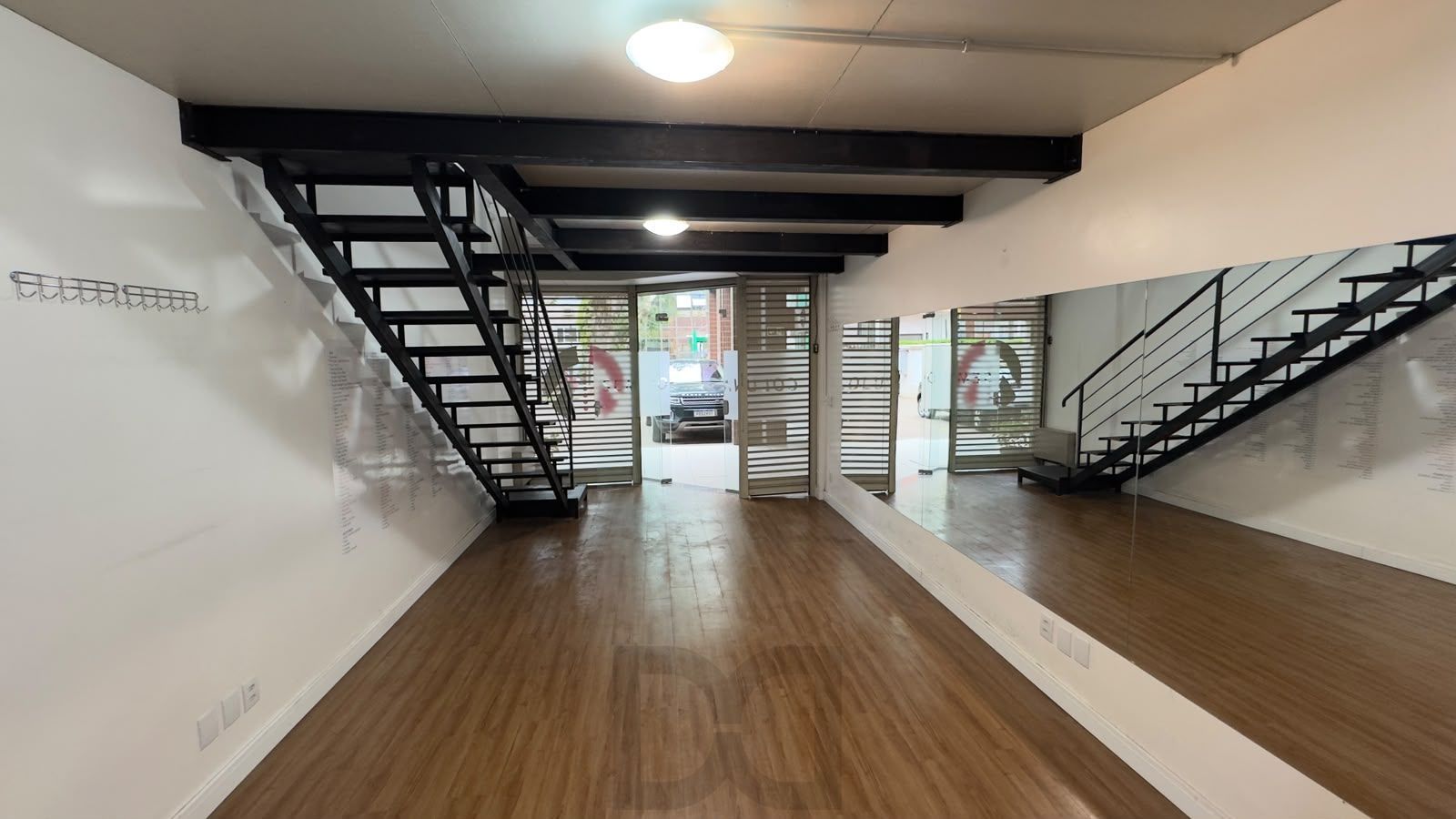 Sala comercial 46m², com mezanino, bairro Tristeza, Shopping Terraços Trade — foto 2