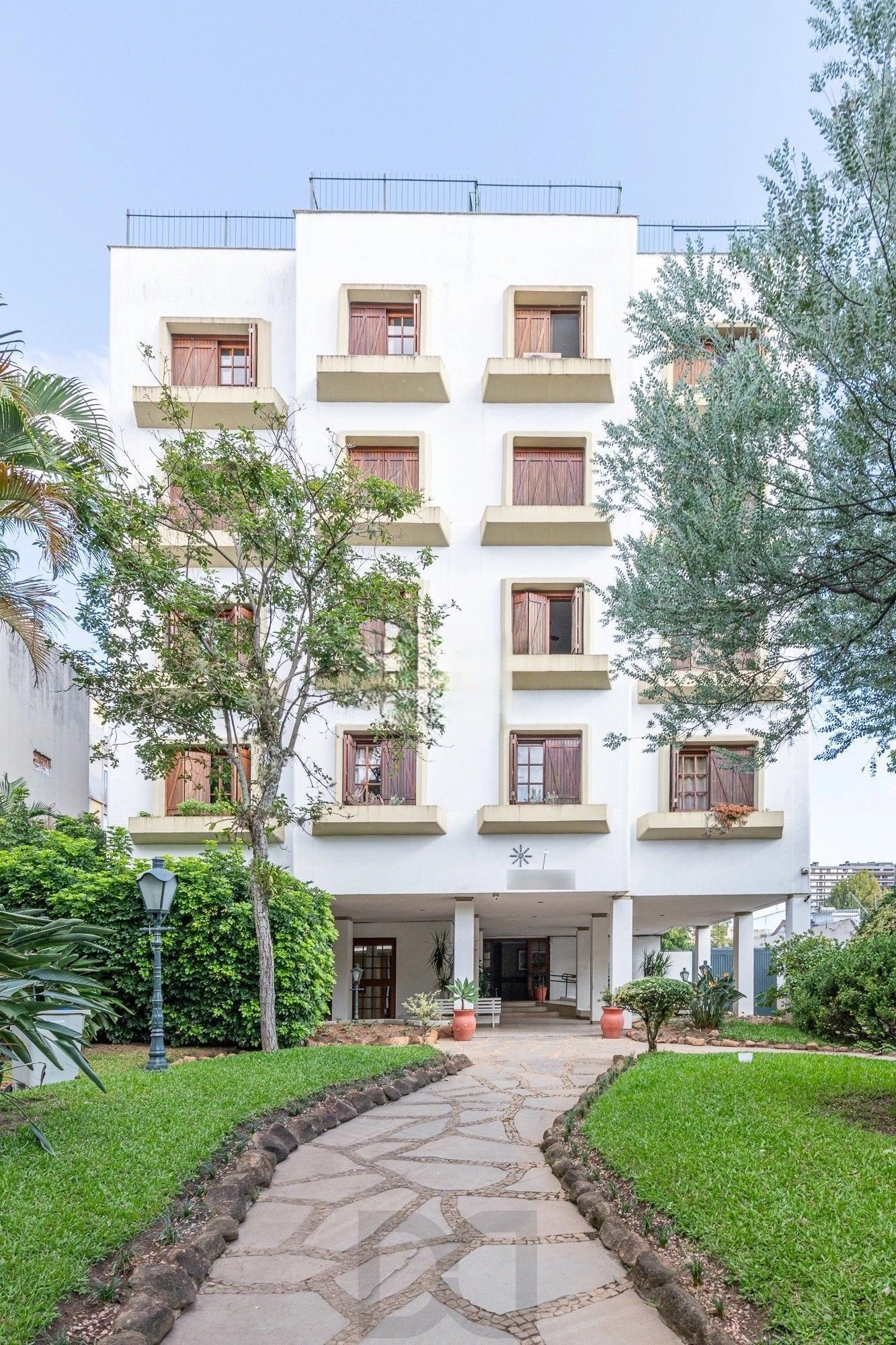 Cobertura duplex com 209,79m² de área privativa, conta com 3 dormitórios, 1 suíte e 2 vagas de garagem. — foto 34