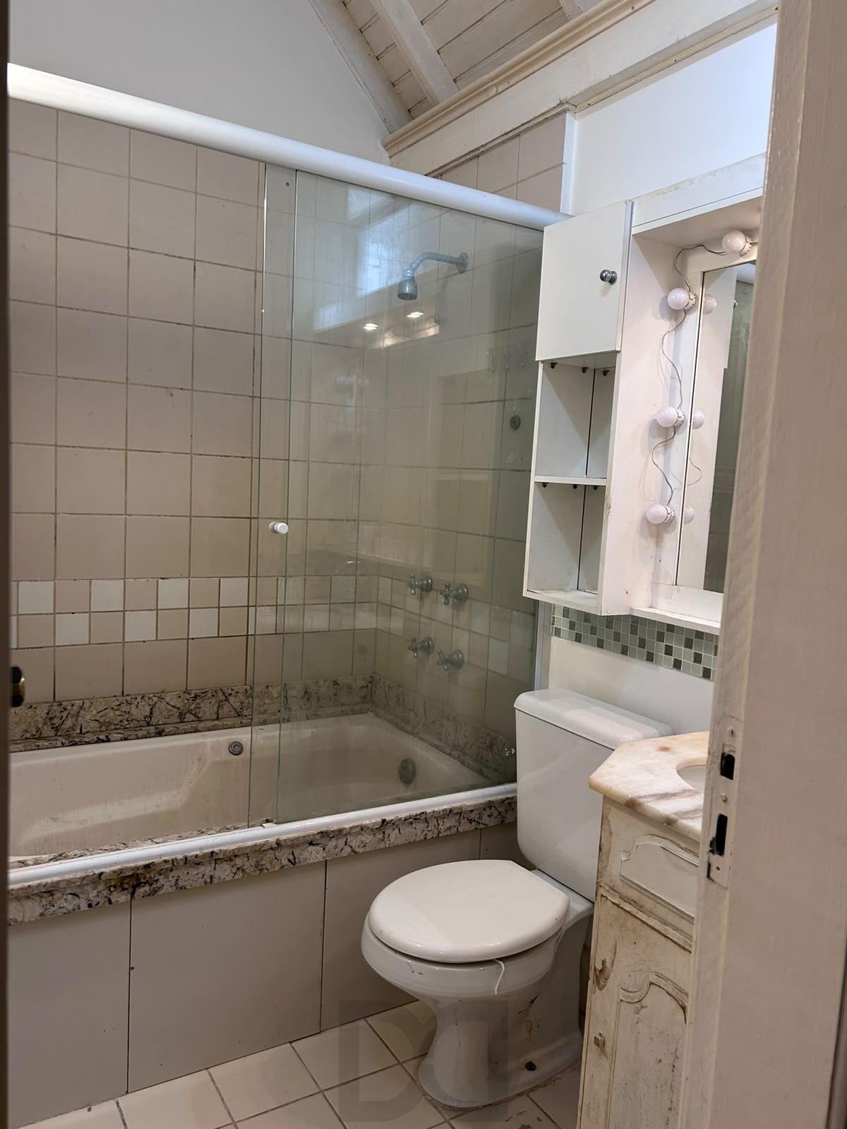 Casa condomínio 3 quartos, sendo 1 suíte, hidro e closet, 2 vagas — foto 14