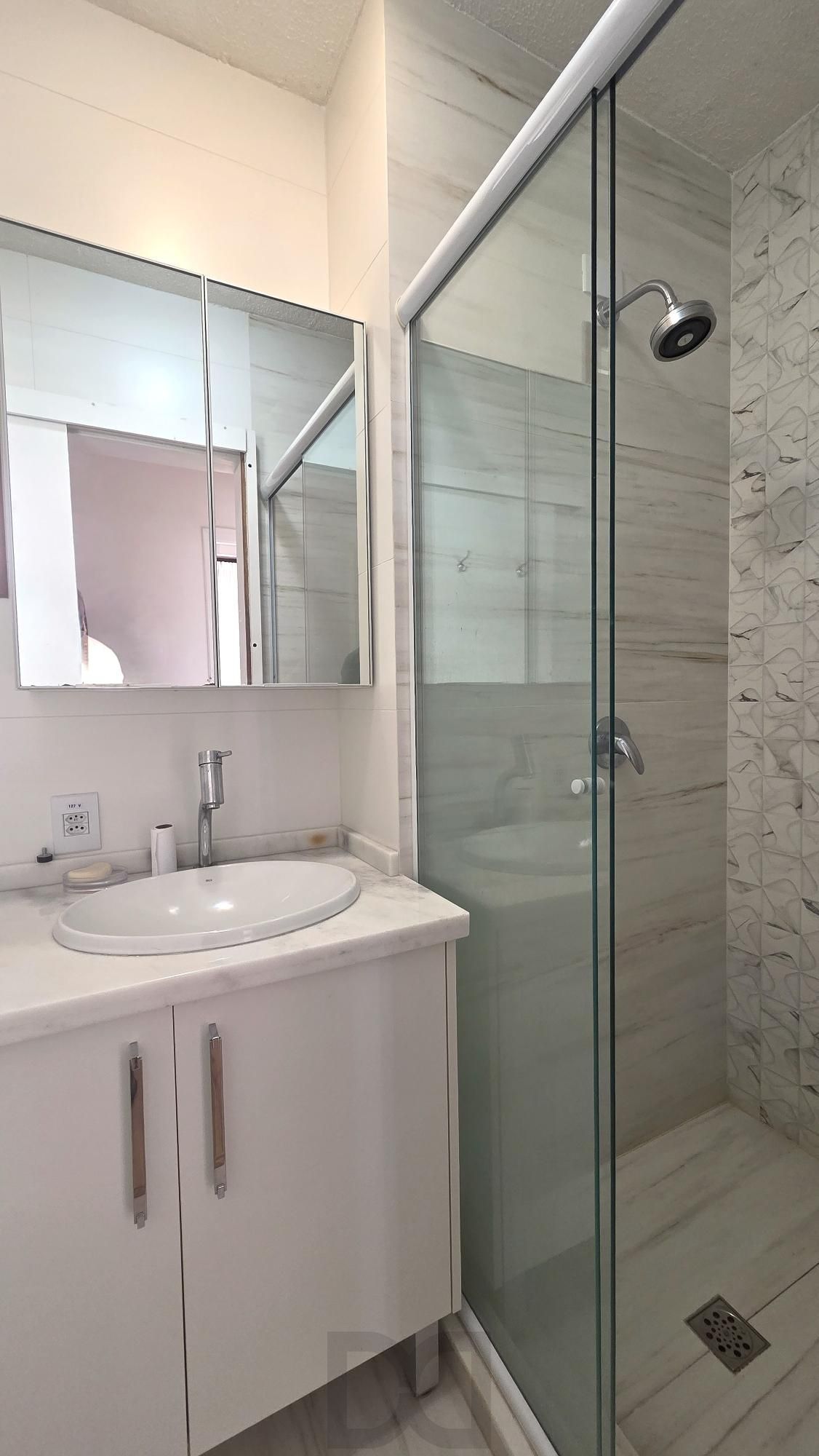 Excelente cobertura com 154m² de área privativa, 2 dormitórios e 1 vaga de garagem, localizada no bairro Menino Deus. — foto 9