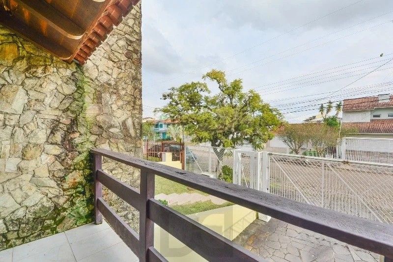 Casa à venda com 280m² | 3 dormitórios | 1 suíte | 2 vagas | Ipanema – Porto Alegre — foto 16