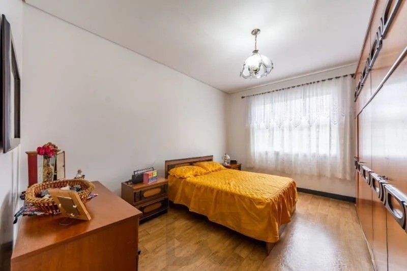 Belíssima casa de esquina, em estilo colonial com 277m2 de área privativa, terreno com 1014m2, 4 dormitórios e 3 suítes. — foto 29