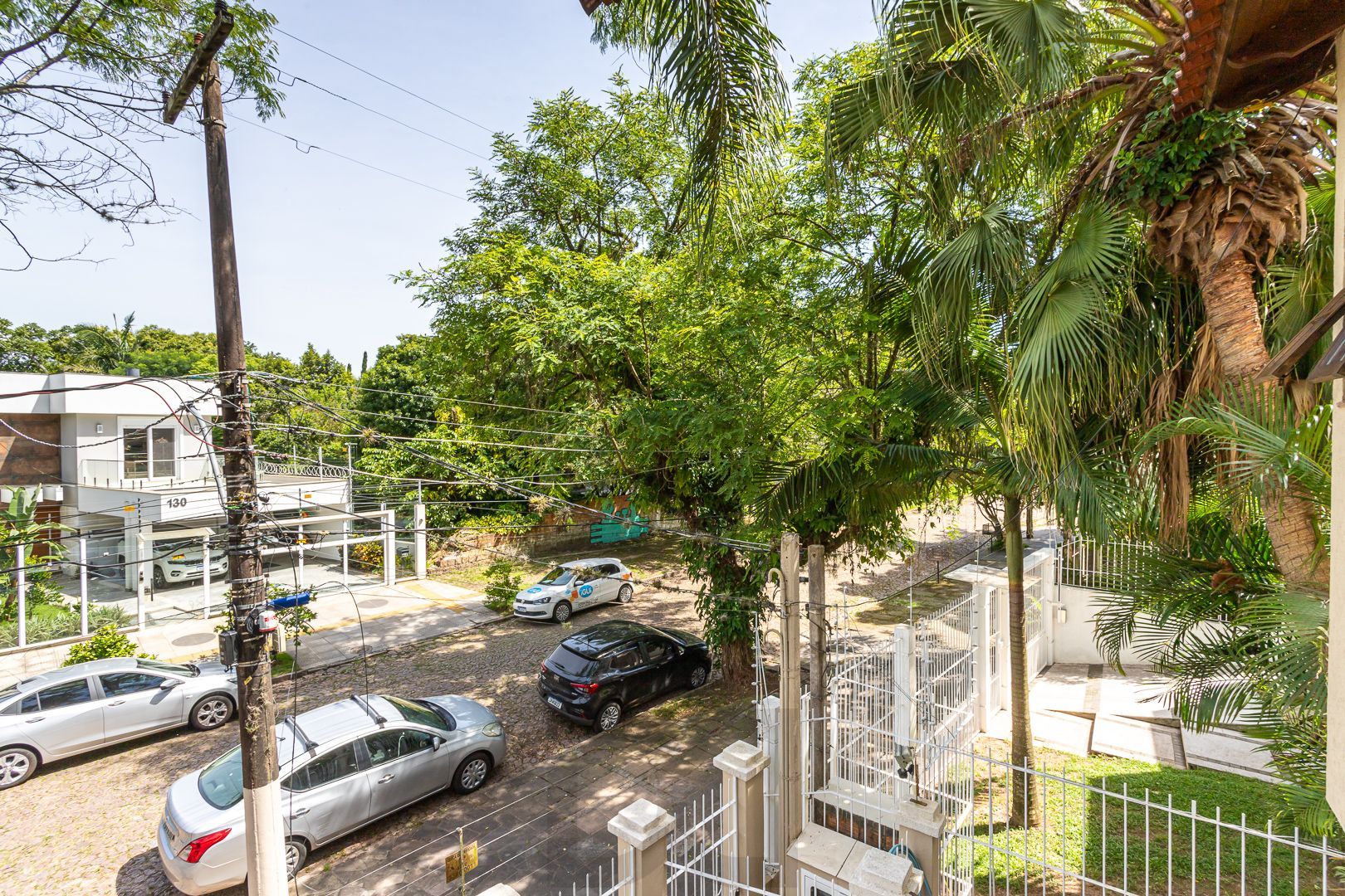 Belíssima casa com 272m² de área privativa, localizada no bairro Ipanema, a poucos metros da orla do Guaíba. — foto 33