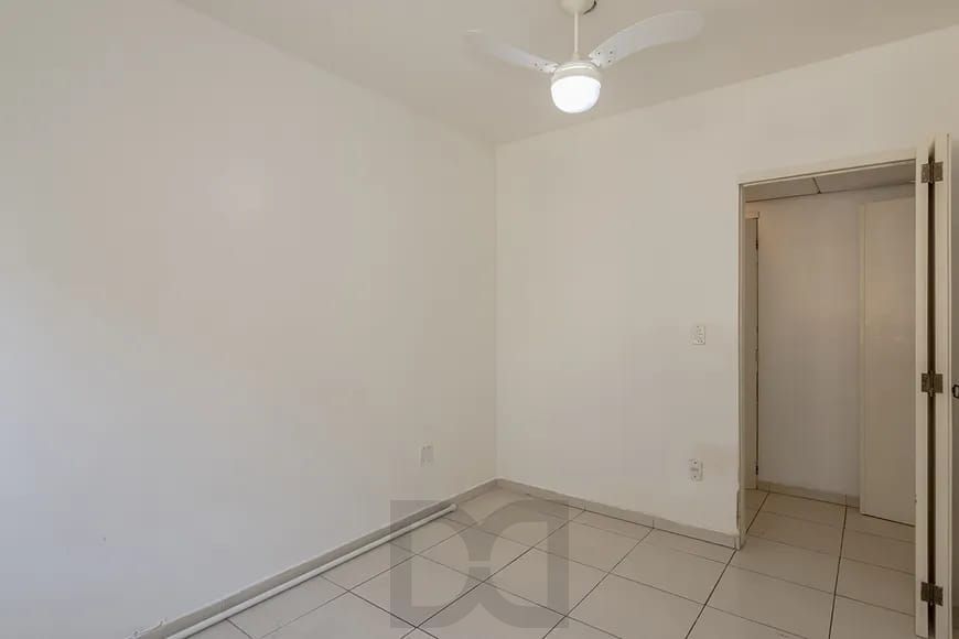 Apartamento de 2 quartos, no Bairro Tristeza, semi-mobiliado, com vaga escriturada. — foto 25