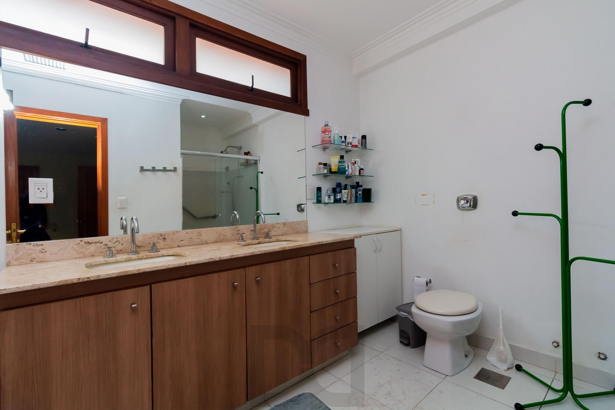 Maravilhoso apartamento no Bairro Moinhos de Vento com 4 dormitórios e 3 suítes. — foto 30