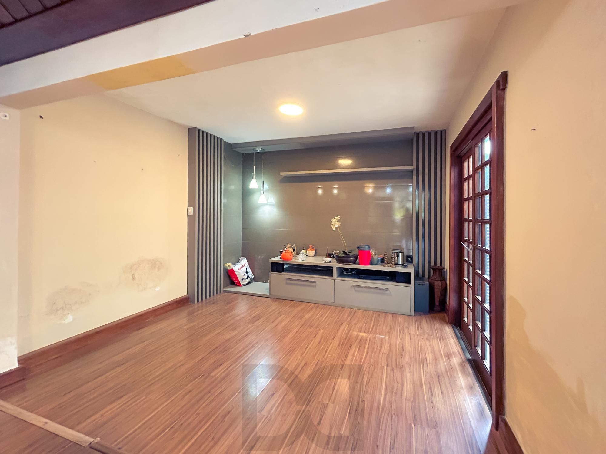 " Oportunidade" Linda Casa com 4 dormitórios, piscina, lareira e Salão de festas semimobiliada  Bairro Vila assunção — foto 10