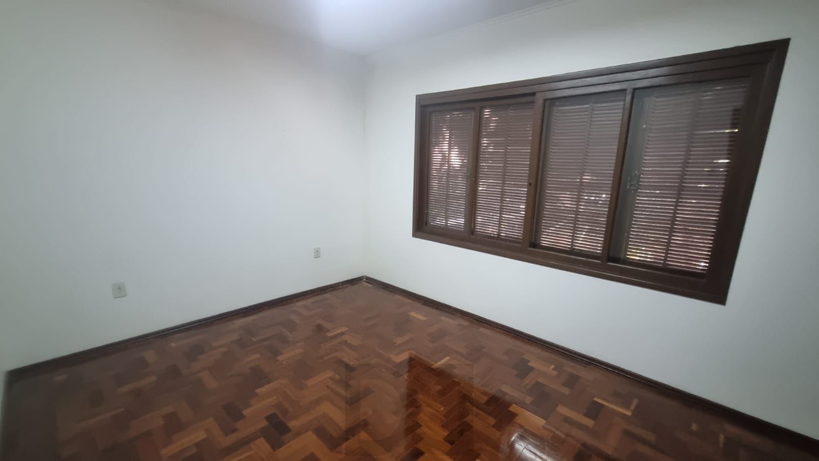 Ótima Residência com 5 dormitórios e 2 suítes. Bairro Santa Tereza. — foto 15