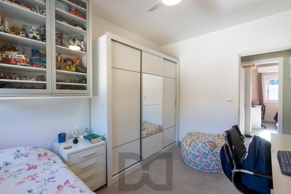 Casa em condomínio, com 3 quartos, com suíte, 2 vagas cobertas, churrasqueira, no Bairro Nonoai. — foto 21