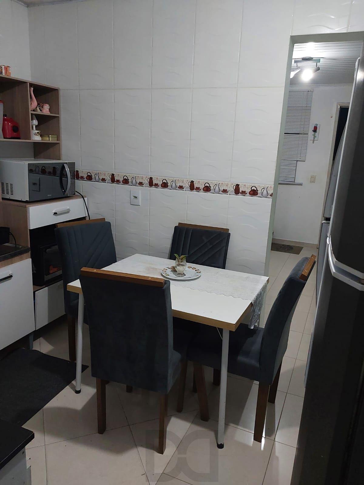 Sobrado em condomínio no bairro Vila Nova com 2 dormitórios, sendo 1 suíte. — foto 10