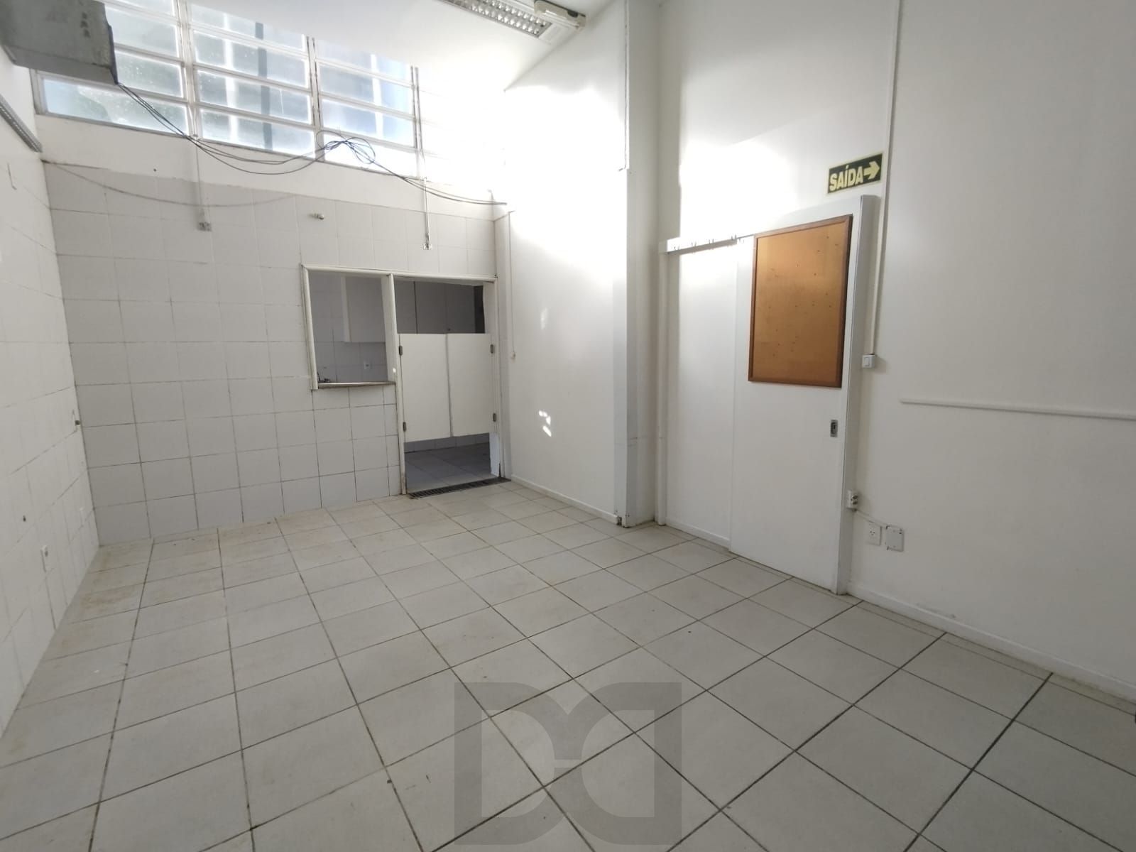 Loja na Tristeza com 360m², 17 vagas, 3 banheiros para locação. — foto 18