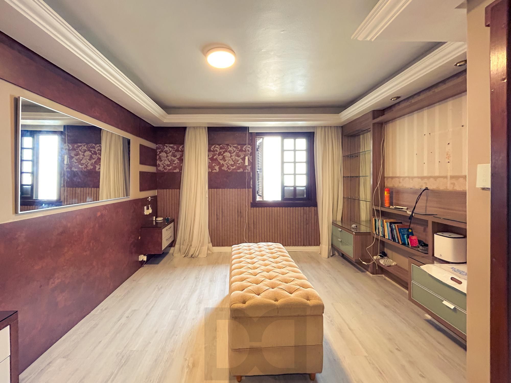 " Oportunidade" Linda Casa com 4 dormitórios, piscina, lareira e Salão de festas semimobiliada  Bairro Vila assunção — foto 18