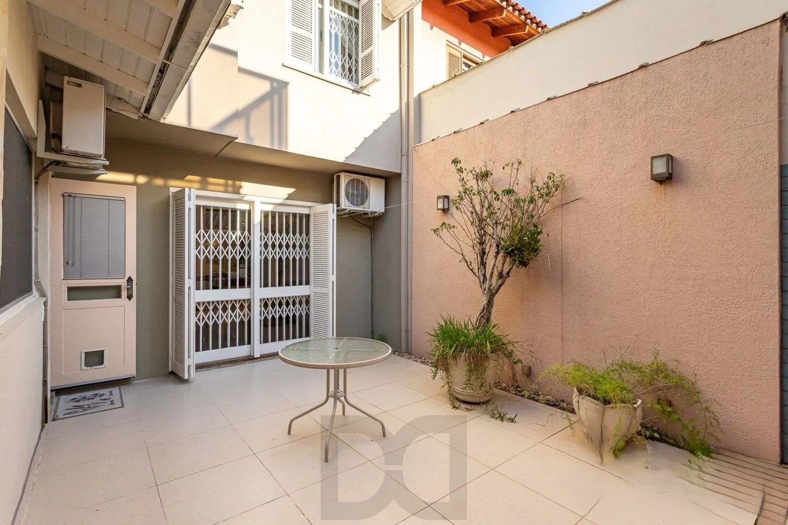 Casa em condomínio no Bairro Ipanema com 4 dormitórios sendo 2 suítes e 3 vagas de garagem. — foto 14