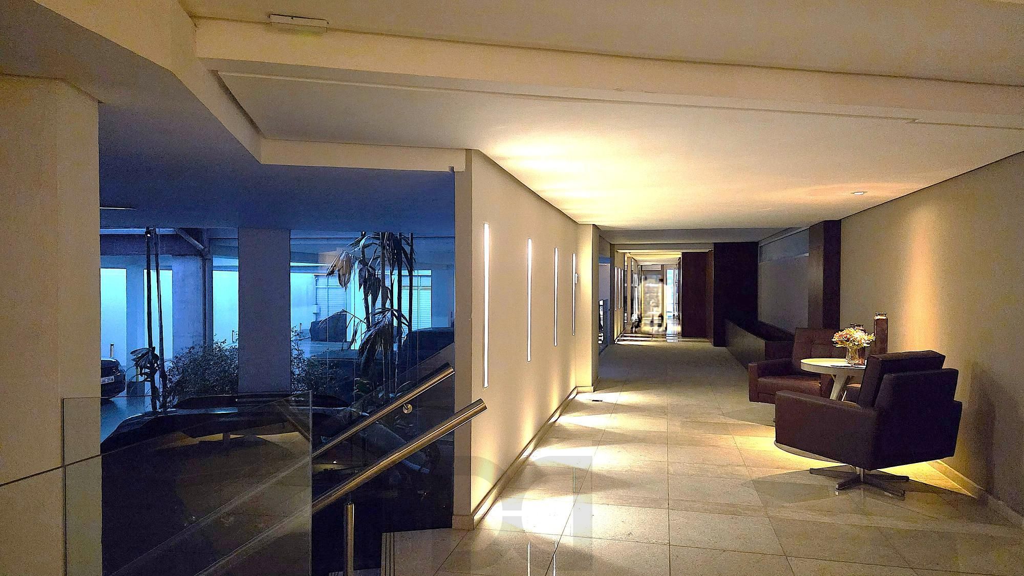 Cobertura de Alto Padrão com 357m2, 3 suítes e 3 vagas de garagem. Vista Permanente para o Guaíba | Porteira Fechada | Bairro Cristal. — foto 46