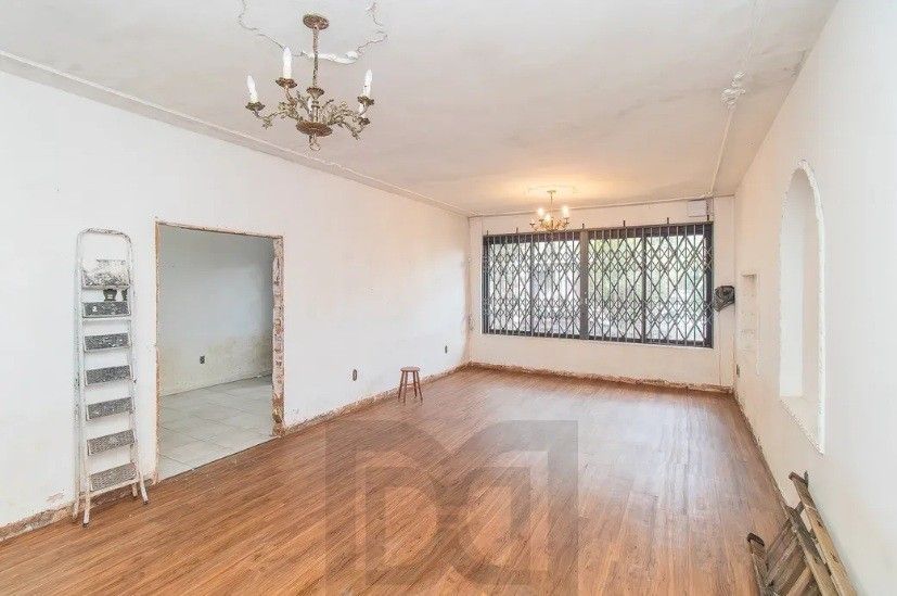 Terreno amplo com 420 m² (14x30), localizado em uma das regiões mais valorizadas do bairro Menino Deus. — foto 8