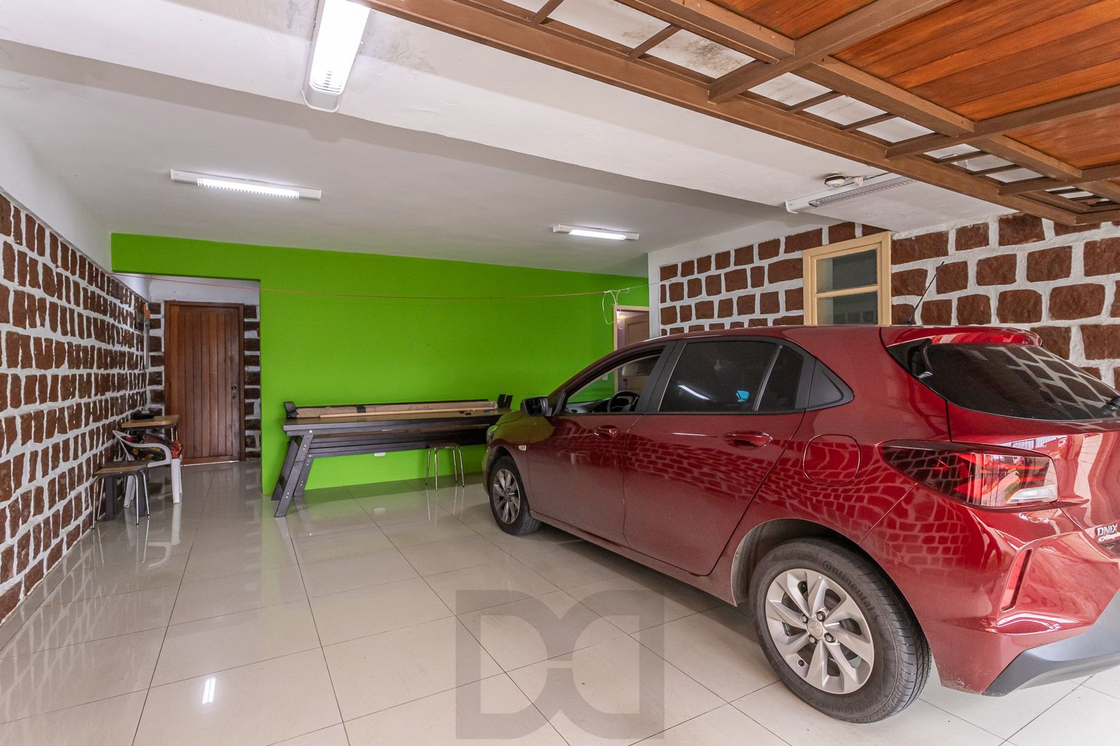 Excelente casa de dois pavimentos no bairro Ipanema, com 238m² de área privativa, 4 dormitórios, 1 suíte e 2 vagas de garagem. — foto 46