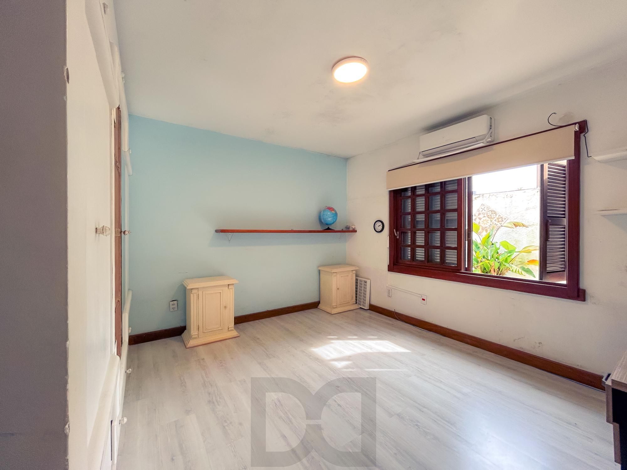 " Oportunidade" Linda Casa com 4 dormitórios, piscina, lareira e Salão de festas semimobiliada  Bairro Vila assunção — foto 16