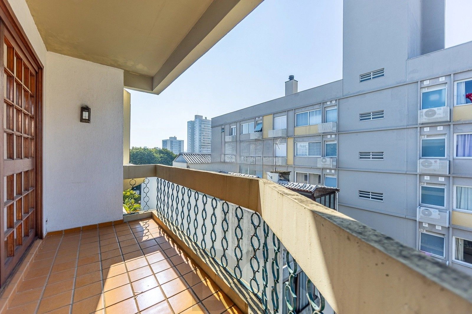 Cobertura duplex com 209,79m² de área privativa, conta com 3 dormitórios, 1 suíte e 2 vagas de garagem. — foto 7