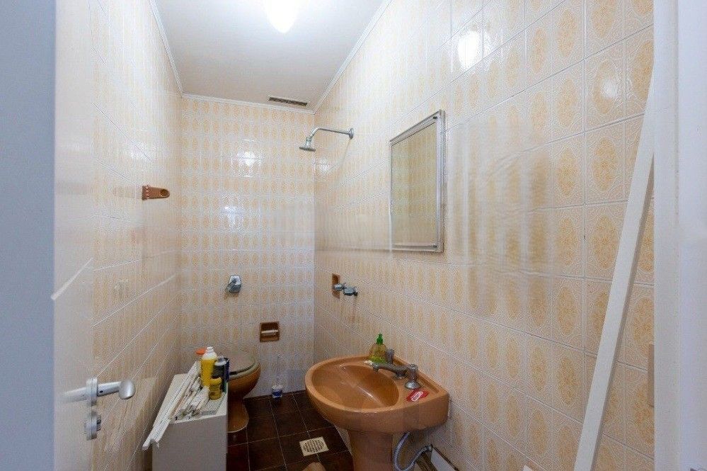Excelente casa com 5 dormitórios, 2 suítes, 3 vagas de garagem e uma vista perene para o por do sol no Guaiba. — foto 31