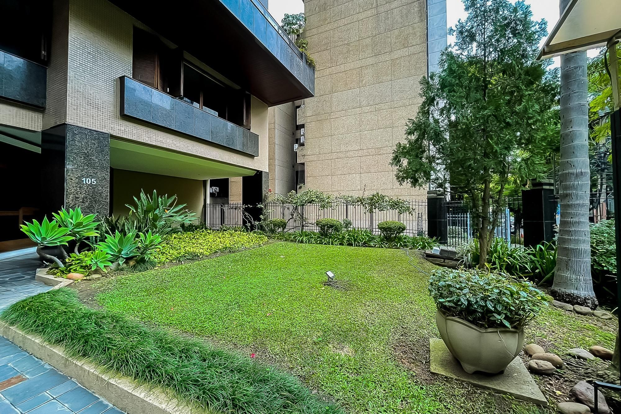 Maravilhoso apartamento no Bairro Moinhos de Vento com 4 dormitórios e 3 suítes. — foto 2