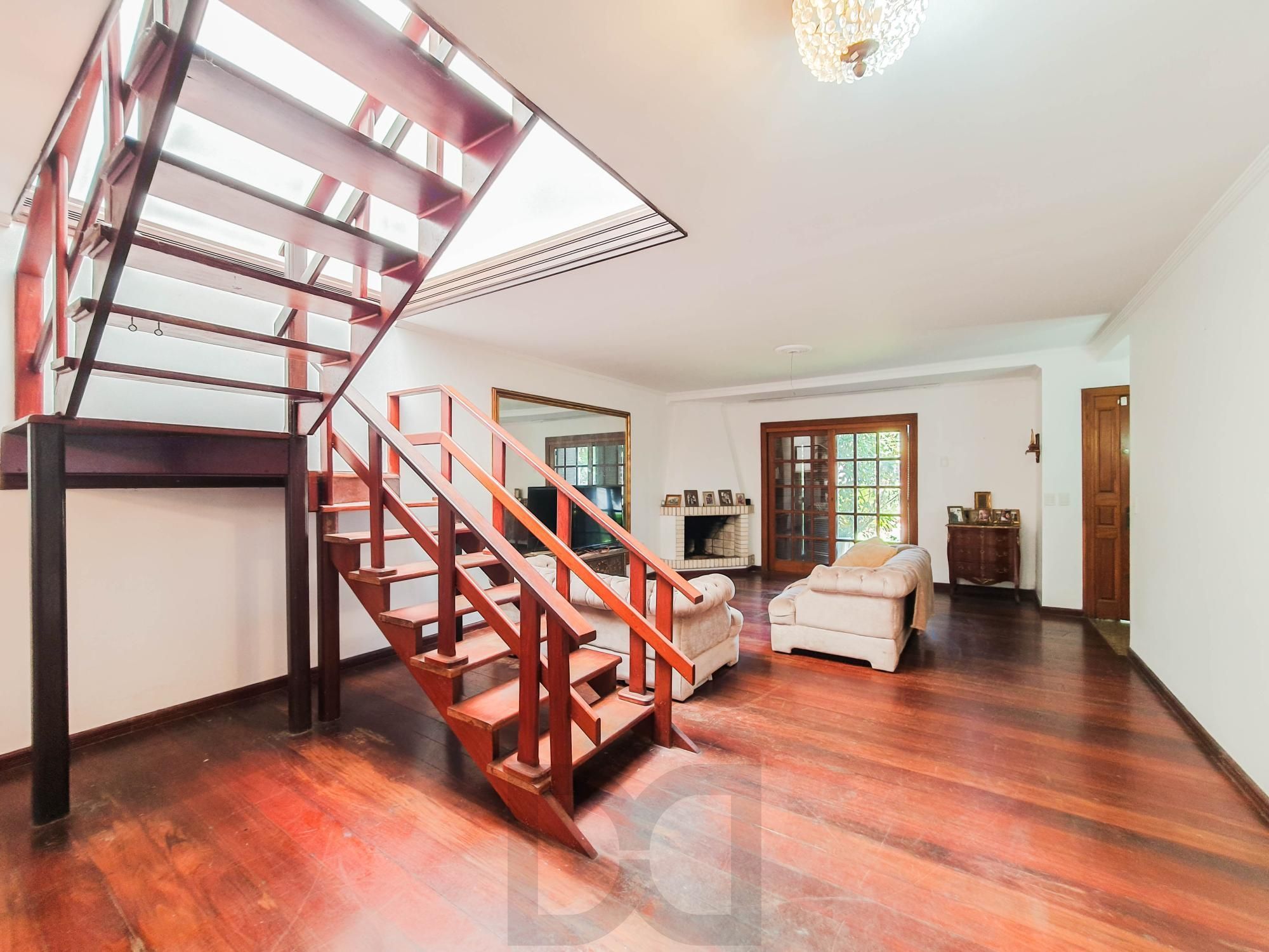 Linda e Ampla Casa com 4 dormitórios no Bairro Ipanema. — foto 5