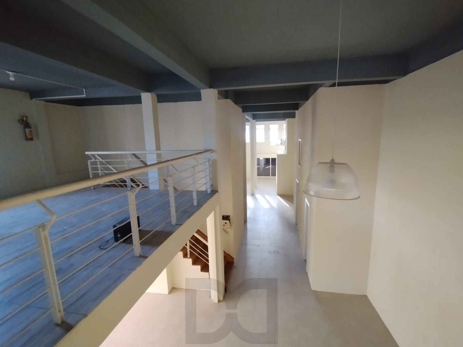Excelente loja com 400m, 4 banheiros, 3 vagas, mezanino, fácil acesso e grande visibilidade no bairro Tristeza — foto 24