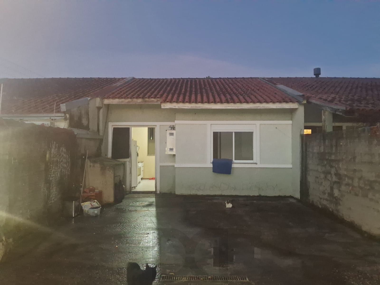 Casa com 2 dormitórios com pátio e edícula. — foto 24