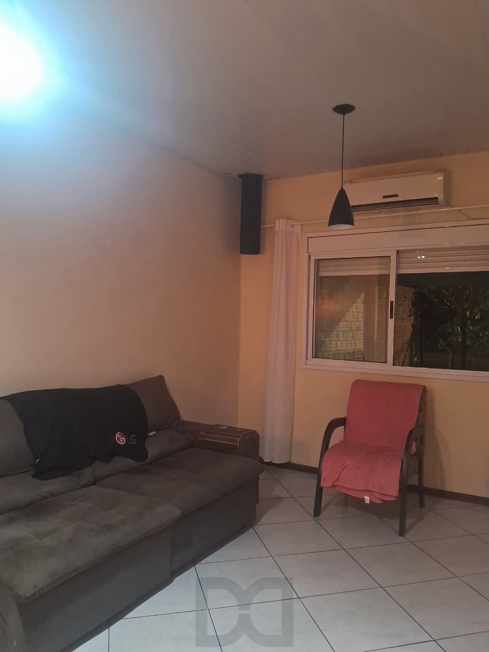 Casa com 2 dormitórios com pátio e edícula. — foto 7