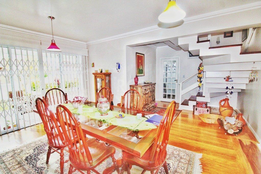 Casa em Porto Alegre, no bairro Jardim Isabel, com 4 dormitório(s), e 4 banheiro — foto 8