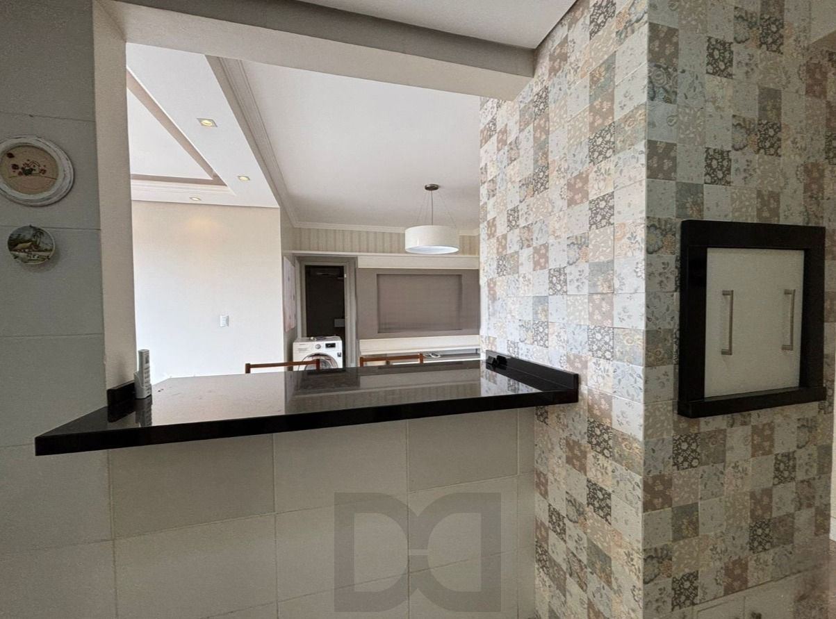 Apartamento com 2 dormitórios sendo 1 suíte, com churrasqueira e vaga coberta. — foto 6