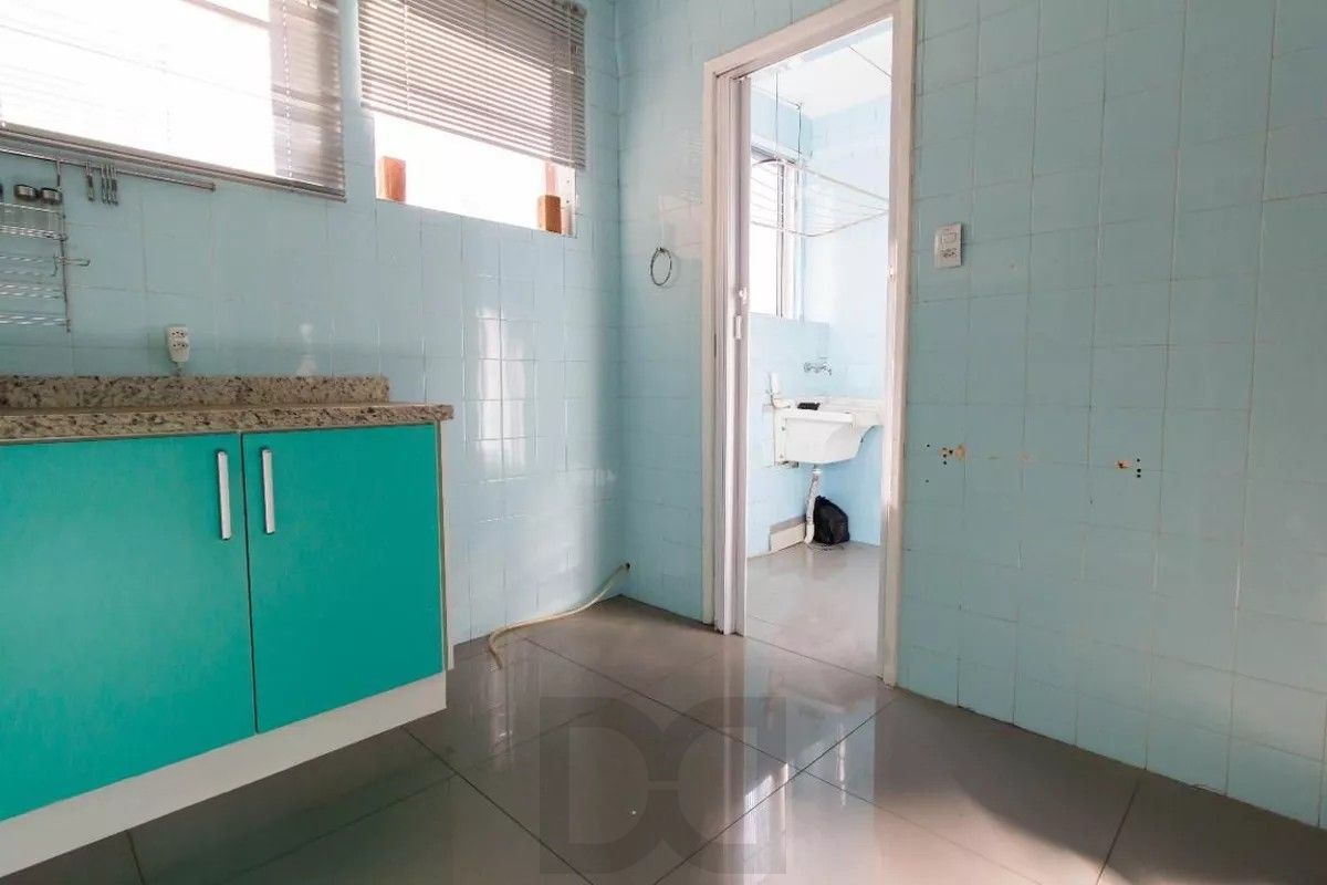 Ótimo apartamento no Menino Deus com 76,48m2 de área privativa, 3 dormitórios e 2 banheiros. — foto 4
