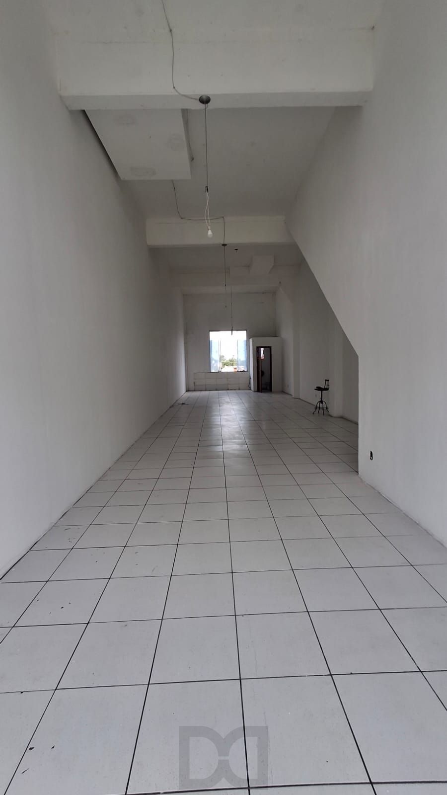 Ampla loja na Hipica — foto 4