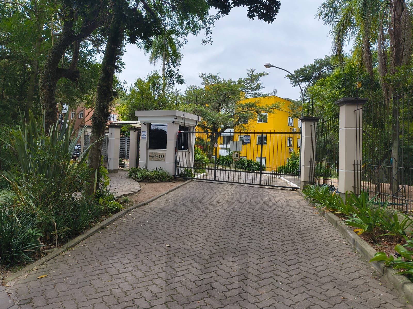 Excelente apartamento com 3 dormitórios c/ 88m² no Bairro Guarujá. — foto 21