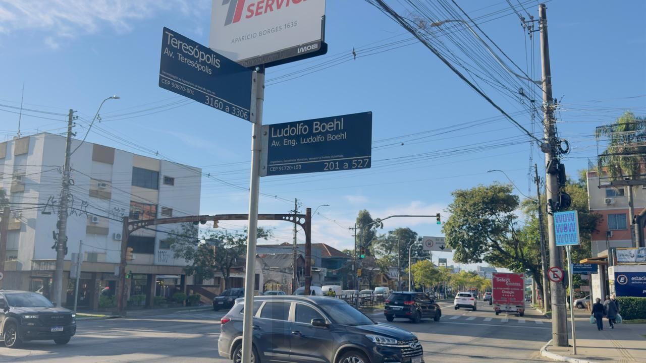 Excelente loja comercial na avenida Teresópolis, com sobreloja, 2 banheiros — foto 3