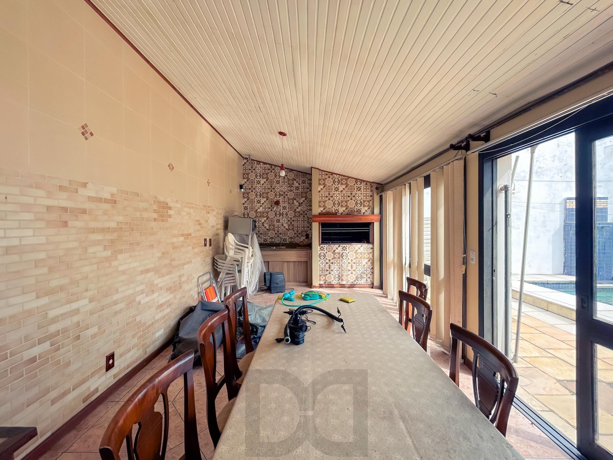 " Oportunidade" Linda Casa com 4 dormitórios, piscina, lareira e Salão de festas semimobiliada  Bairro Vila assunção — foto 39