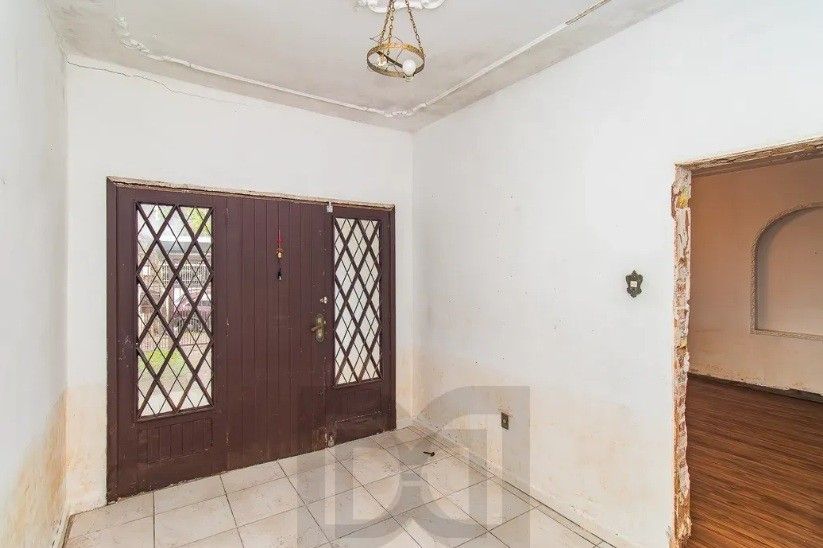 Terreno amplo com 420 m² (14x30), localizado em uma das regiões mais valorizadas do bairro Menino Deus. — foto 6