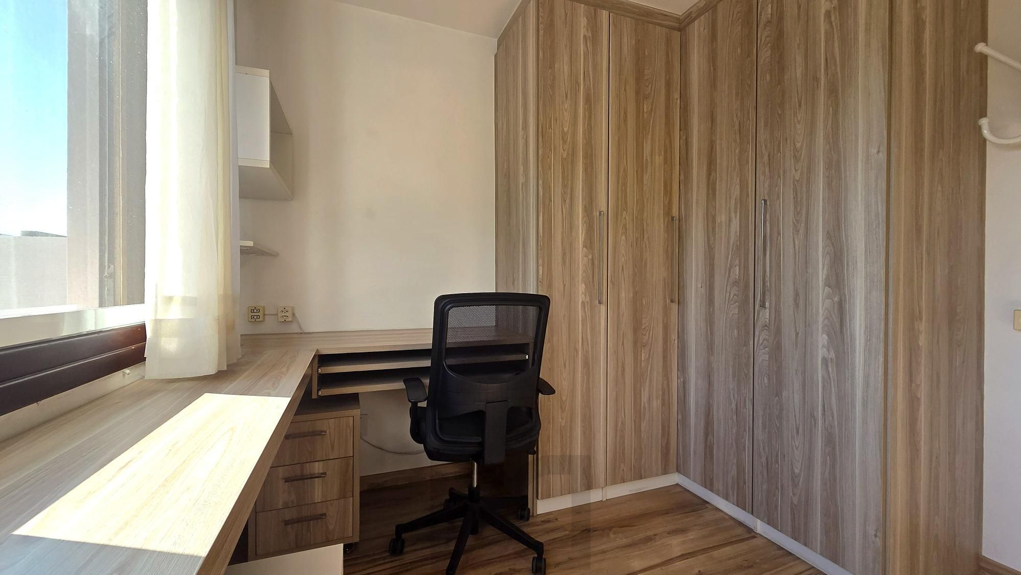 Excelente cobertura com 154m² de área privativa, 2 dormitórios e 1 vaga de garagem, localizada no bairro Menino Deus. — foto 7