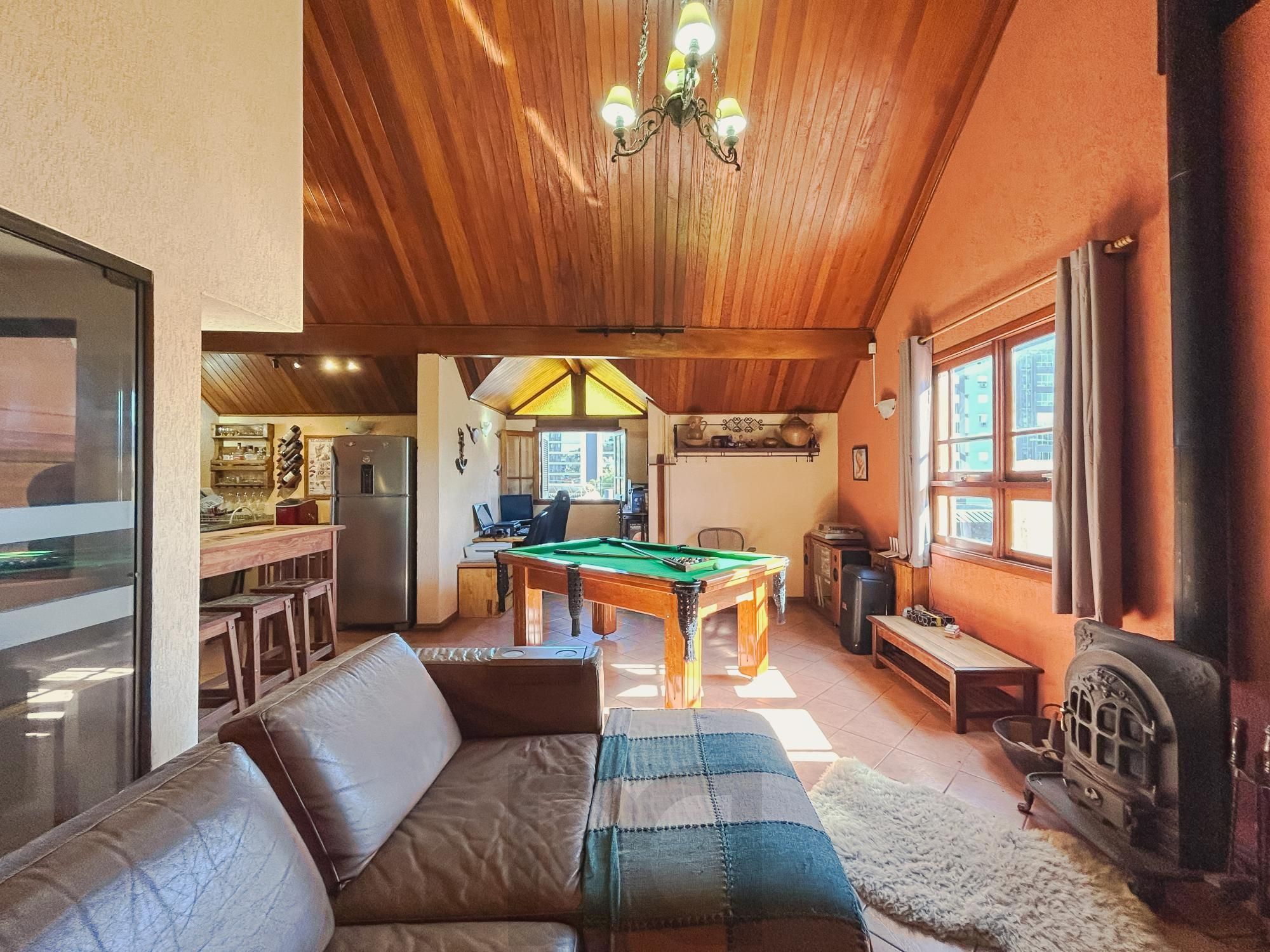 Casa com 4 suítes, piscina e área gourmet no bairro Tristeza. — foto 50