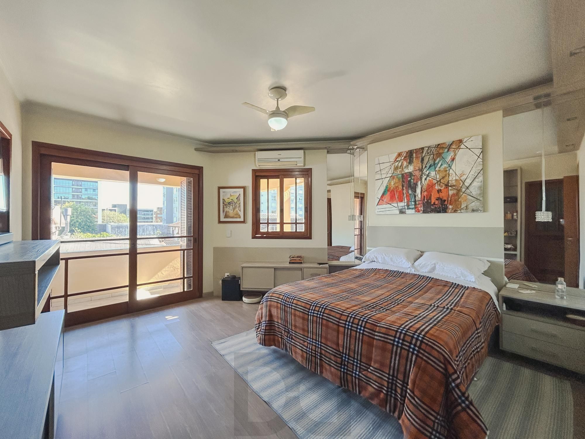 Casa com 4 suítes, piscina e área gourmet no bairro Tristeza. — foto 38