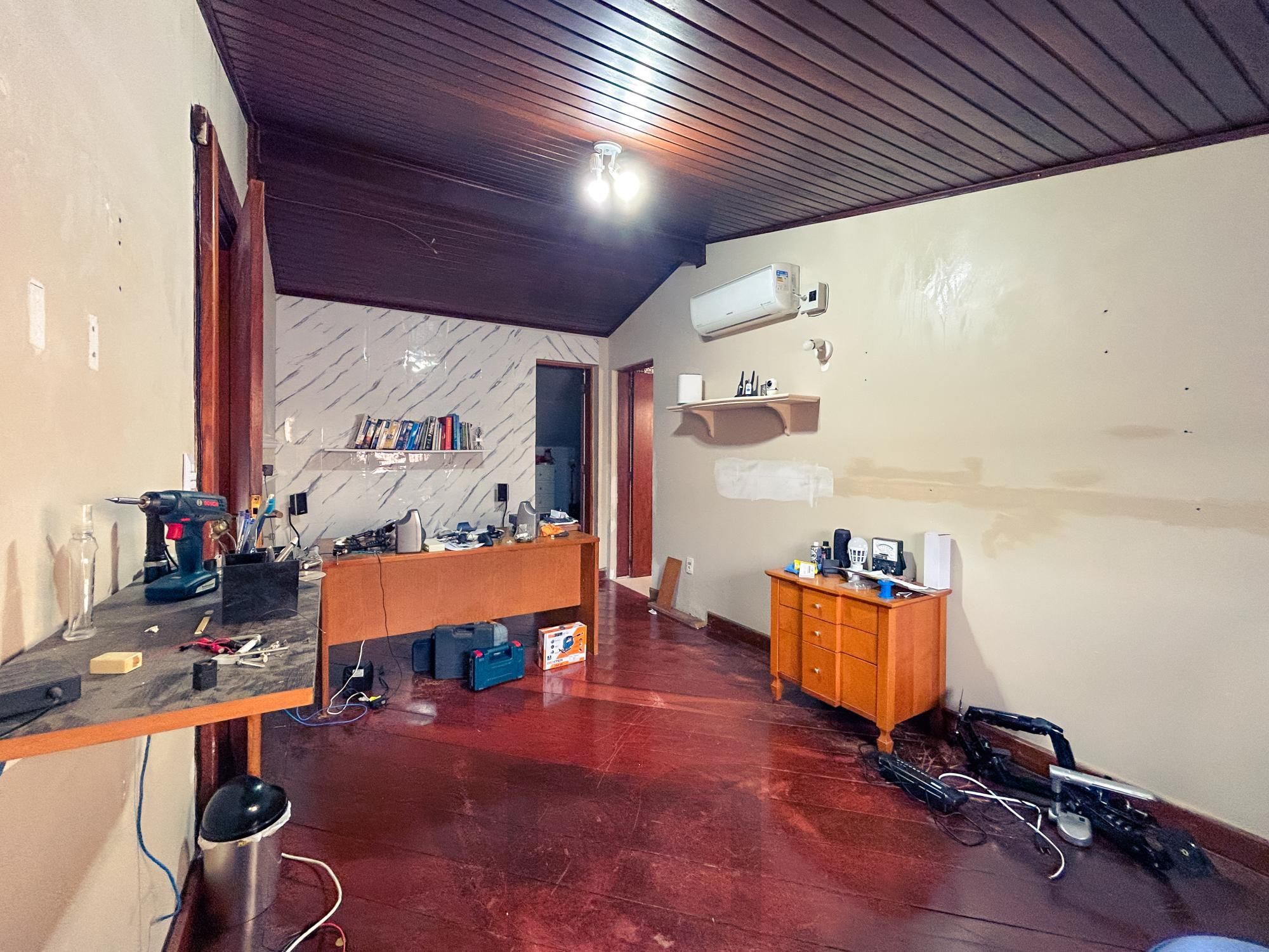 " Oportunidade" Linda Casa com 4 dormitórios, piscina, lareira e Salão de festas semimobiliada  Bairro Vila assunção — foto 32