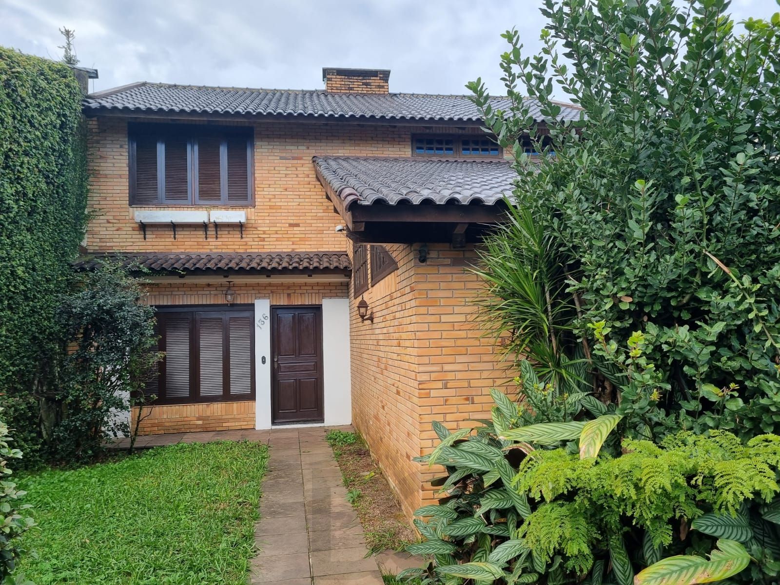 Residência no bairro Camaquã, com 3 dormitório(s), e 3 banheiros, — foto 3