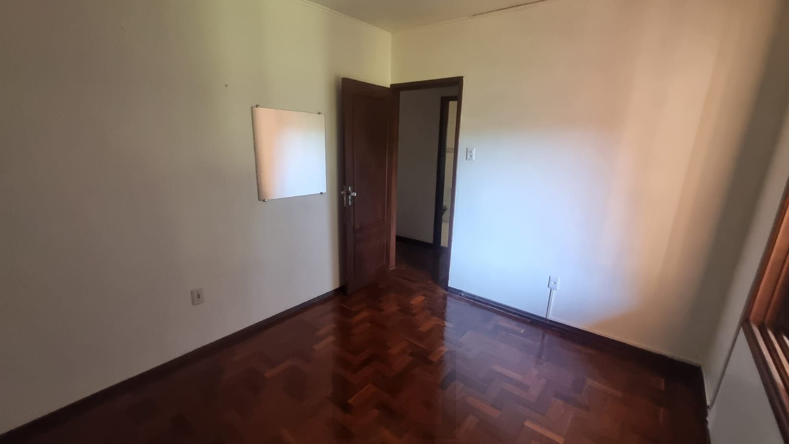 Ótima Residência com 5 dormitórios e 2 suítes. Bairro Santa Tereza. — foto 11