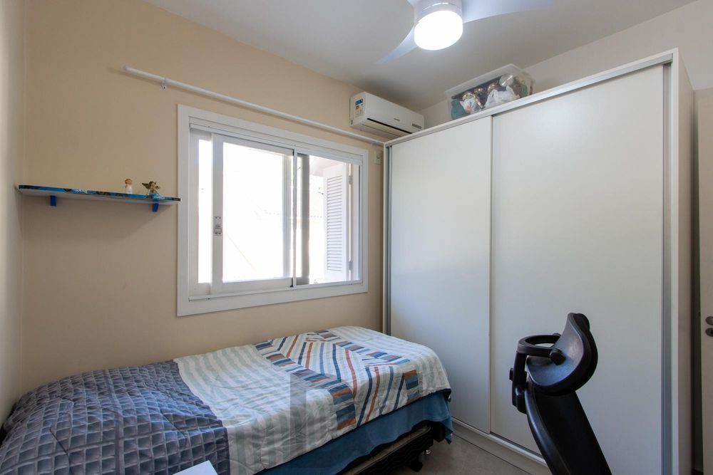Casa em condomínio, com 3 quartos, com suíte, 2 vagas cobertas, churrasqueira, no Bairro Nonoai. — foto 18