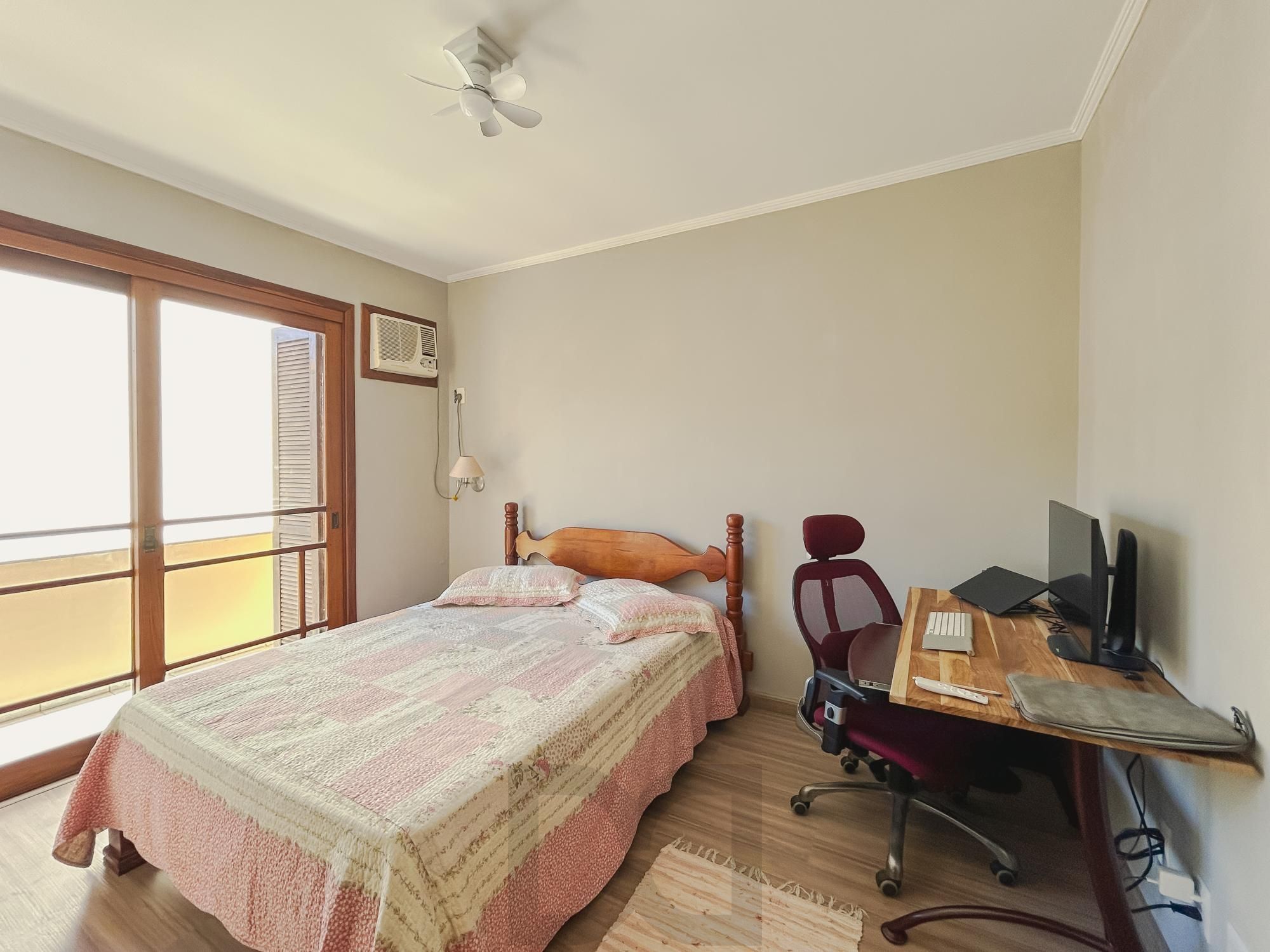 Casa com 4 suítes, piscina e área gourmet no bairro Tristeza. — foto 25